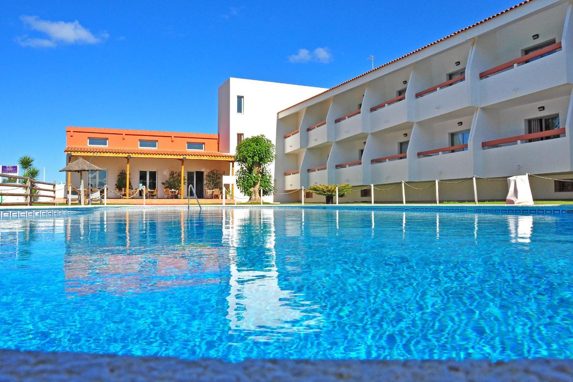 Hotel Pradillo Conil โกนิล เด ลาฟรอนเตรา ภายนอก รูปภาพ