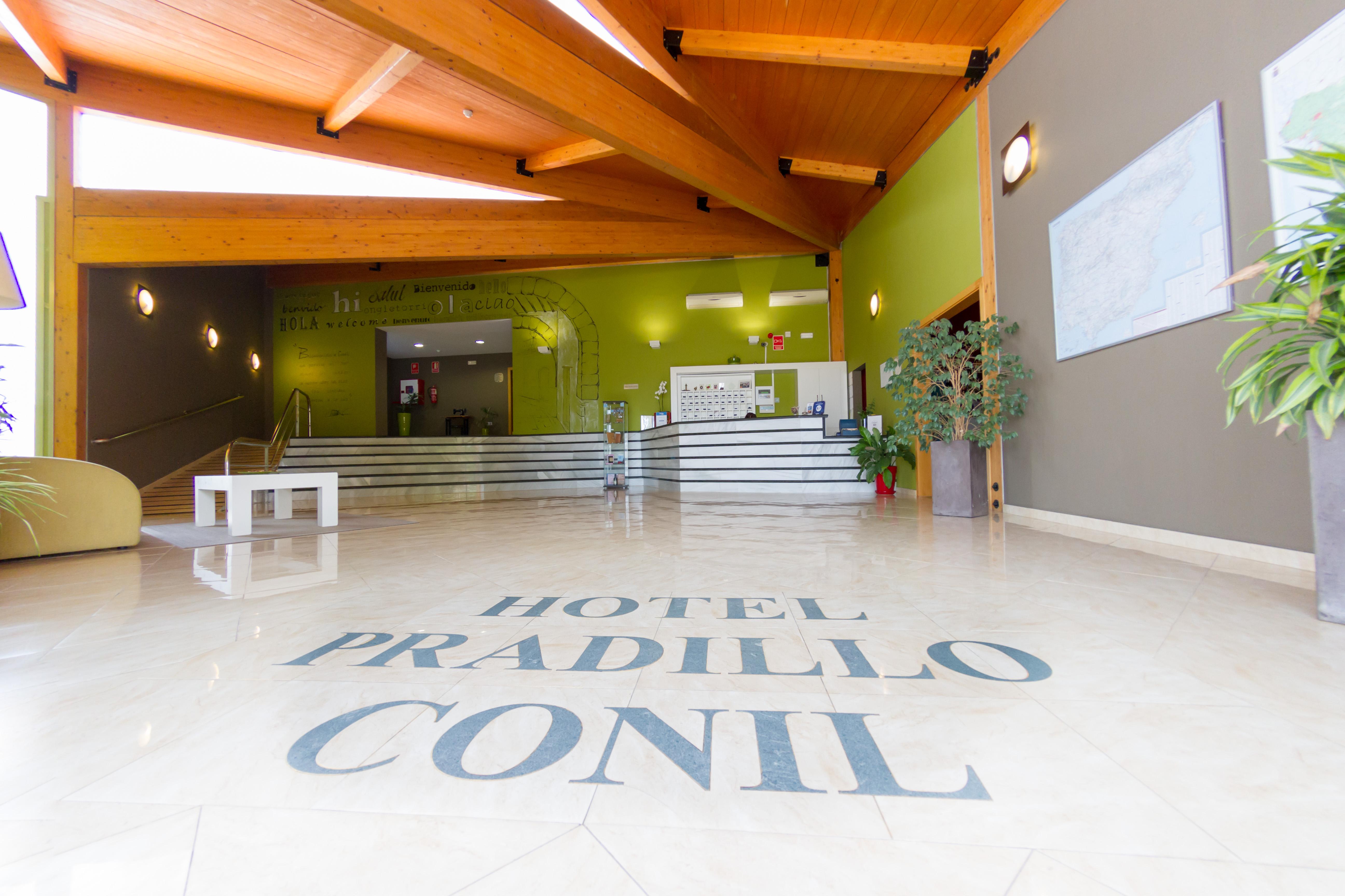 Hotel Pradillo Conil โกนิล เด ลาฟรอนเตรา ภายนอก รูปภาพ