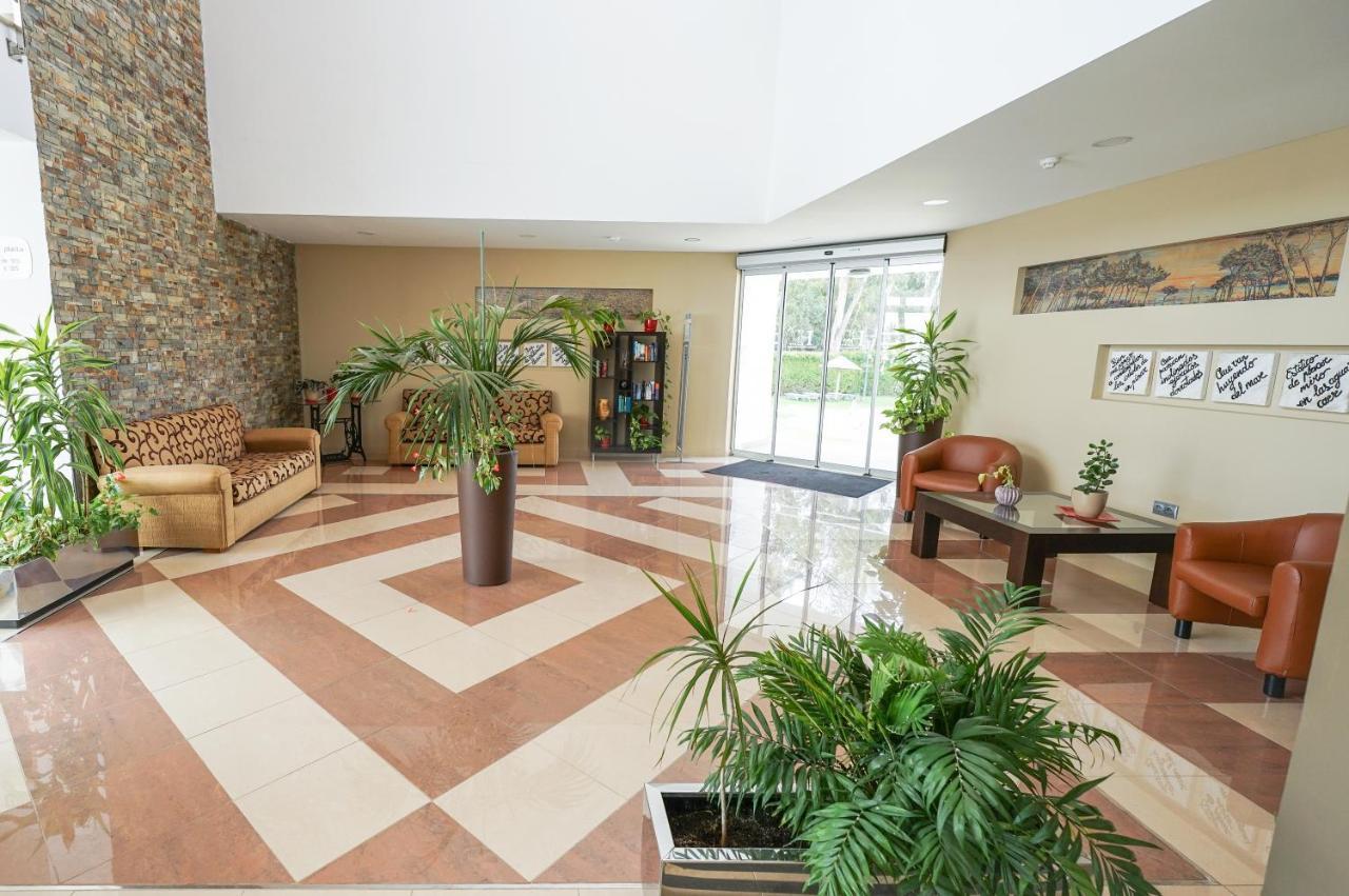 Hotel Pradillo Conil โกนิล เด ลาฟรอนเตรา ภายนอก รูปภาพ