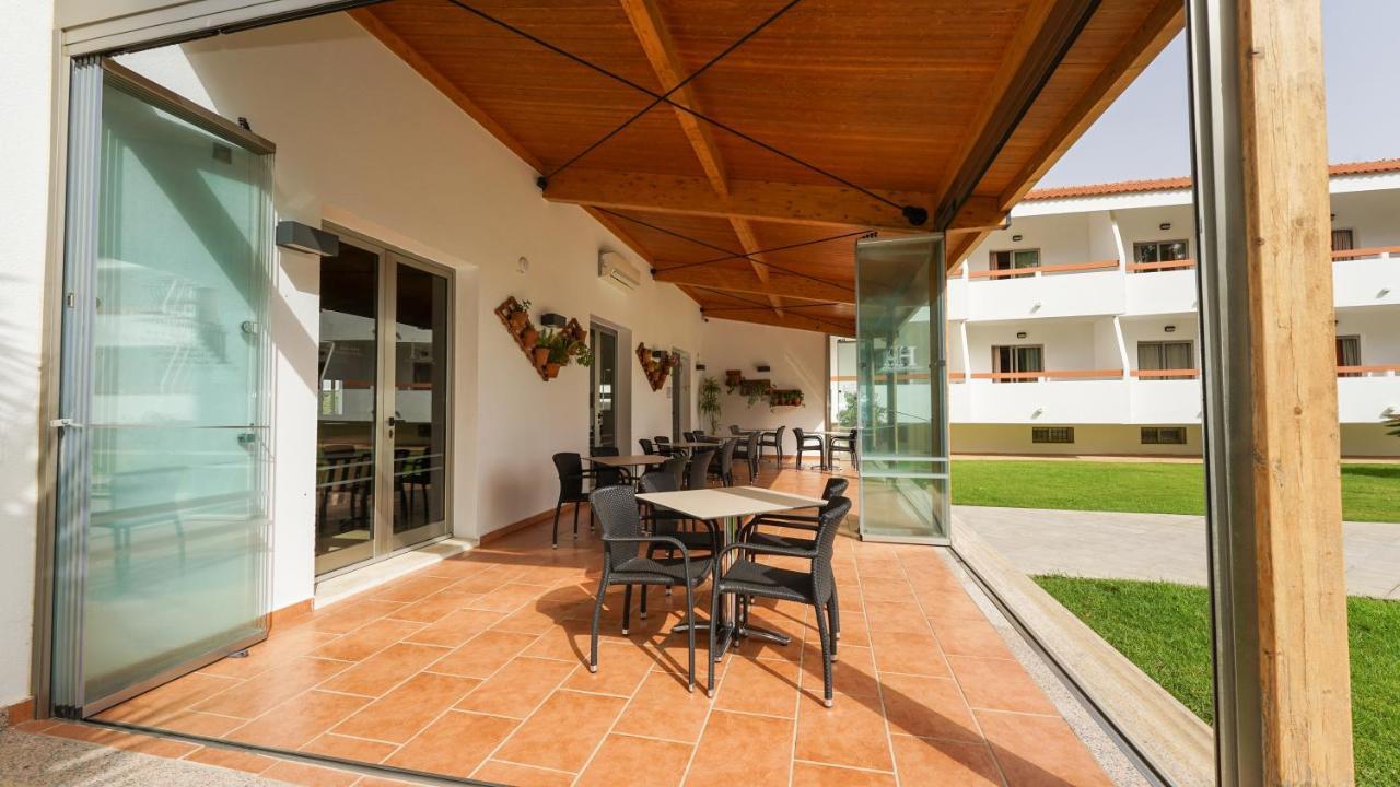 Hotel Pradillo Conil โกนิล เด ลาฟรอนเตรา ภายนอก รูปภาพ