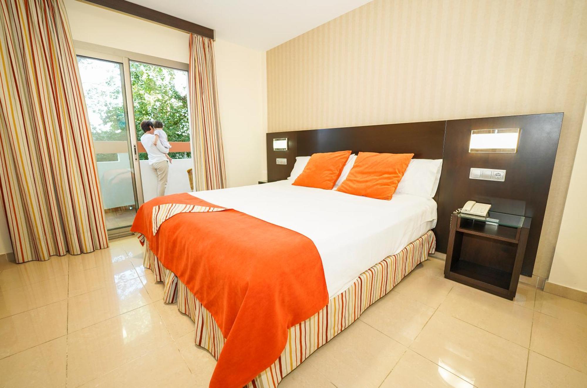 Hotel Pradillo Conil โกนิล เด ลาฟรอนเตรา ภายนอก รูปภาพ