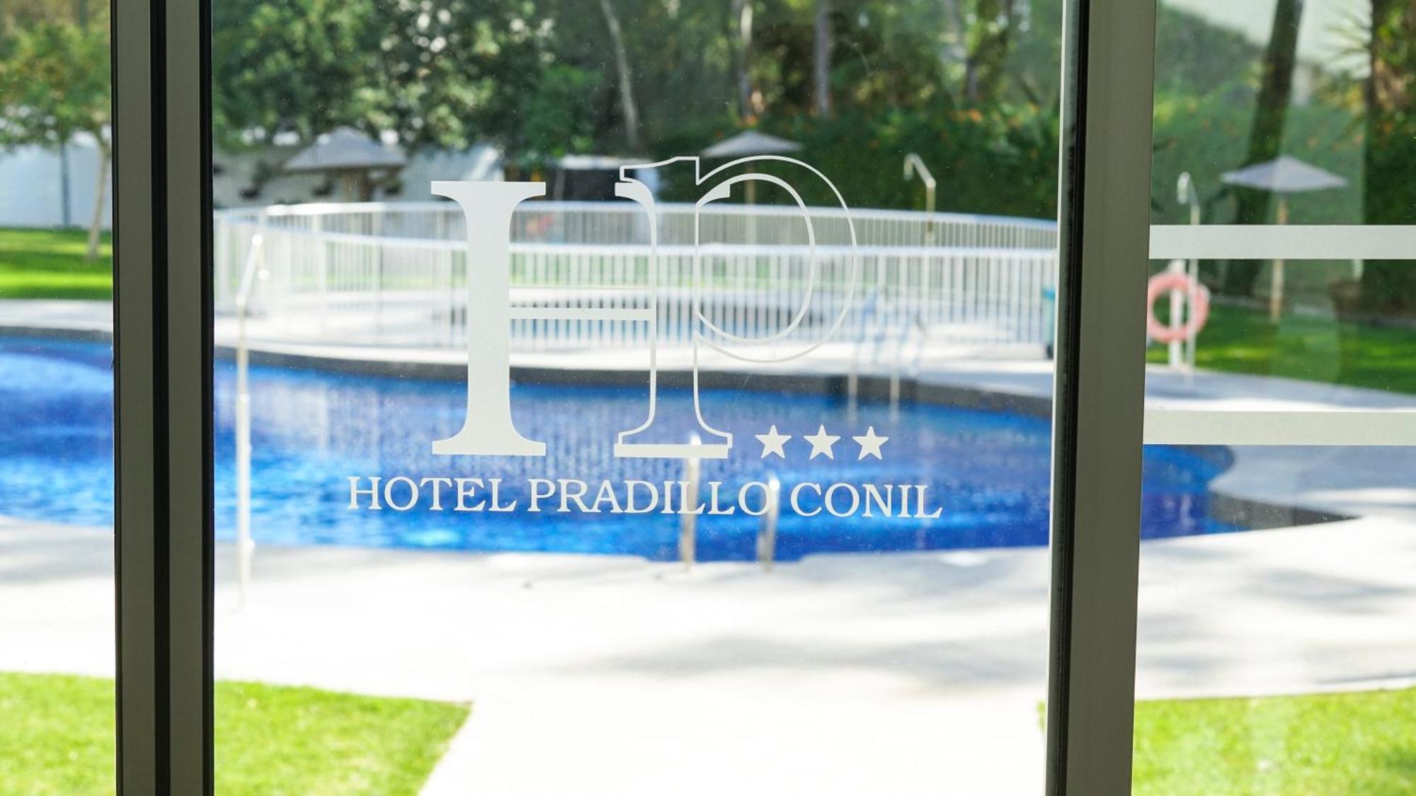 Hotel Pradillo Conil โกนิล เด ลาฟรอนเตรา ภายนอก รูปภาพ