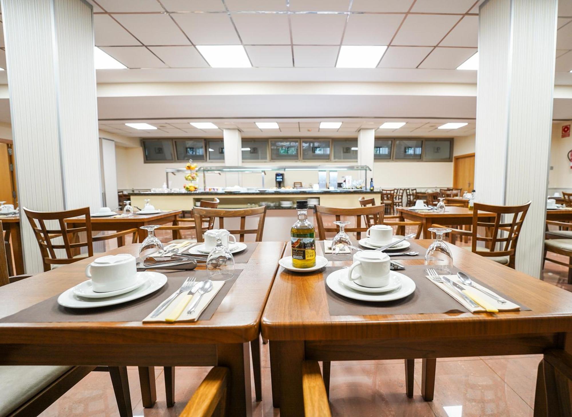 Hotel Pradillo Conil โกนิล เด ลาฟรอนเตรา ภายนอก รูปภาพ