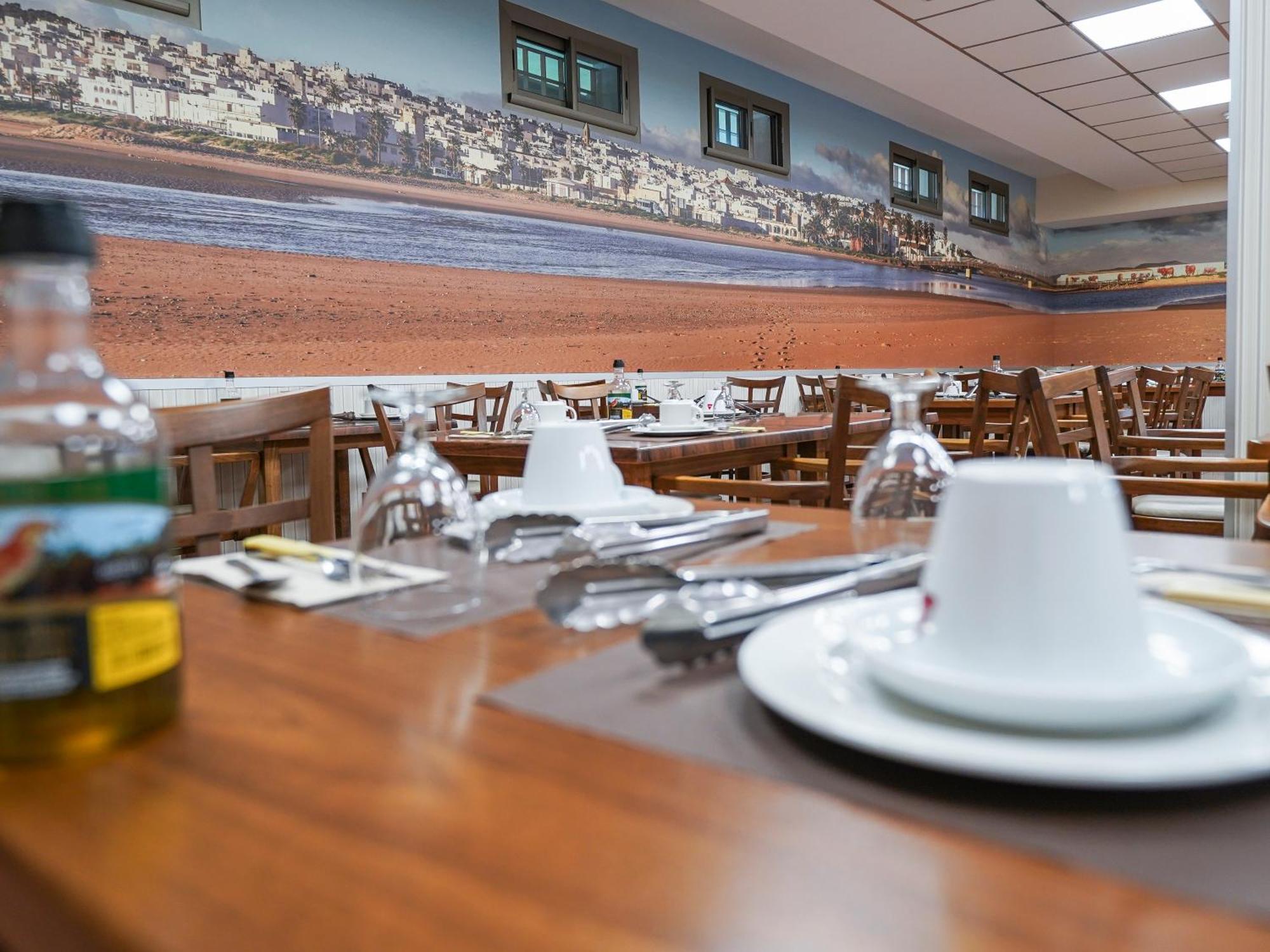 Hotel Pradillo Conil โกนิล เด ลาฟรอนเตรา ภายนอก รูปภาพ