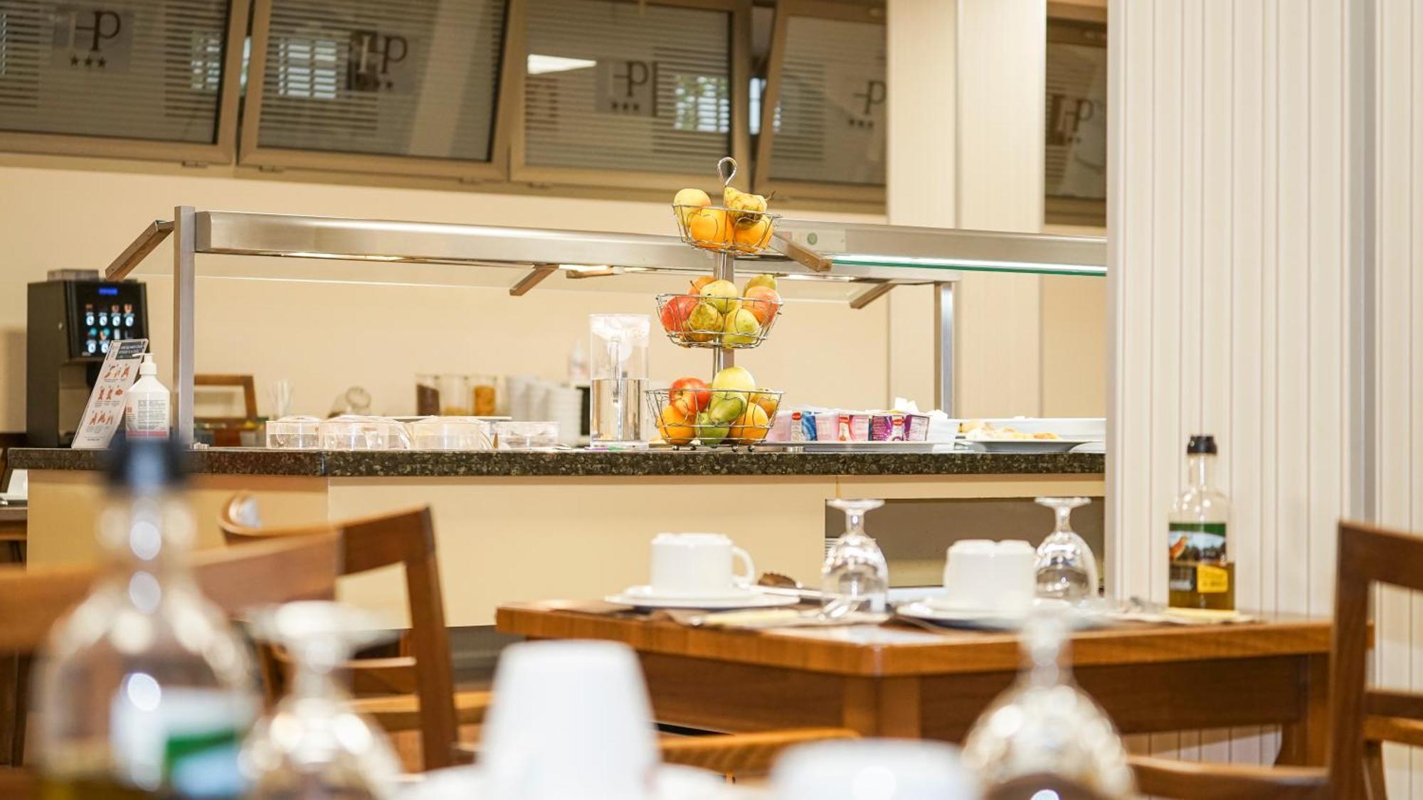 Hotel Pradillo Conil โกนิล เด ลาฟรอนเตรา ภายนอก รูปภาพ